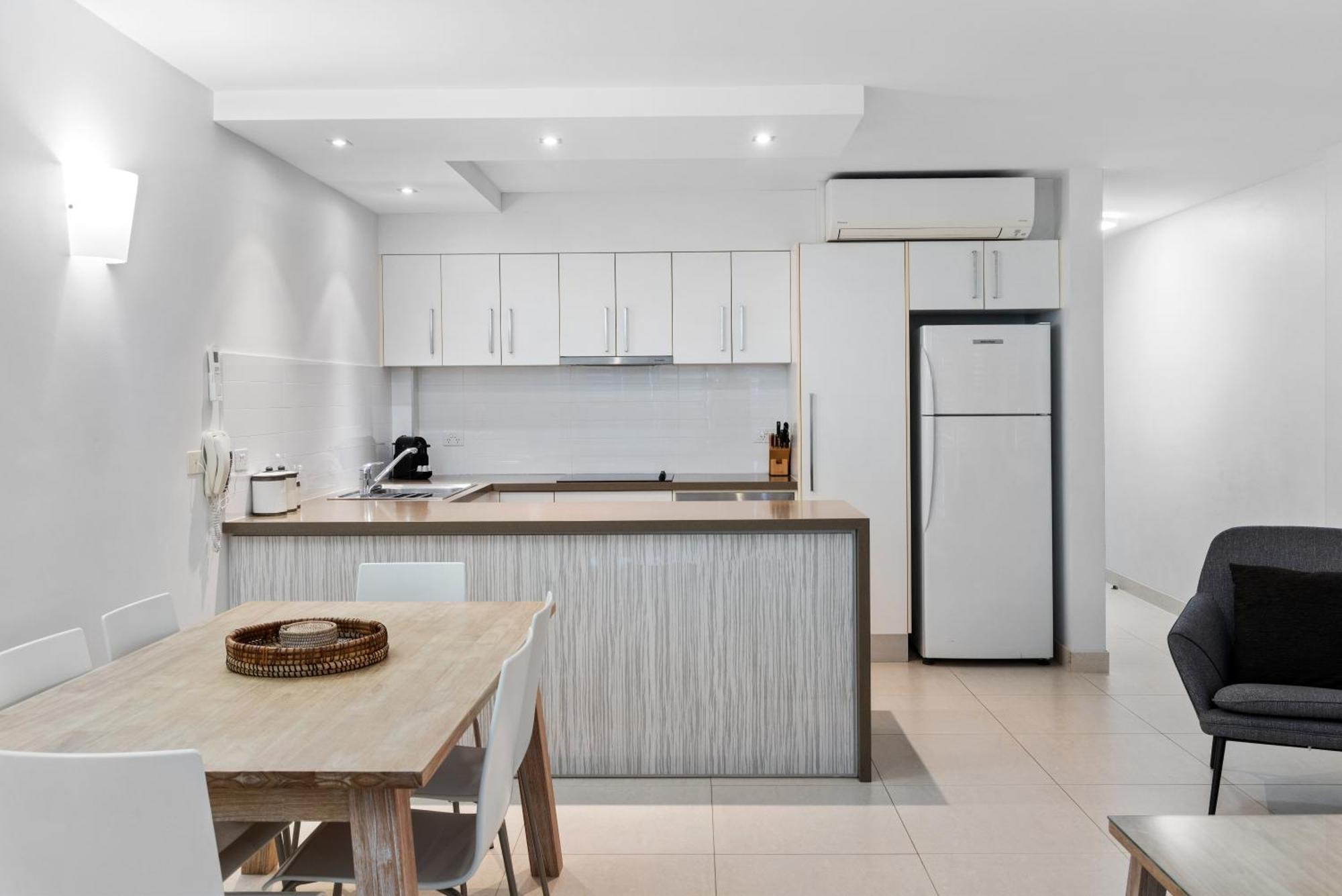 Fairshore 12: Absolute Beachfront, Direct Beach & Pool Access Noosa Heads Buitenkant foto